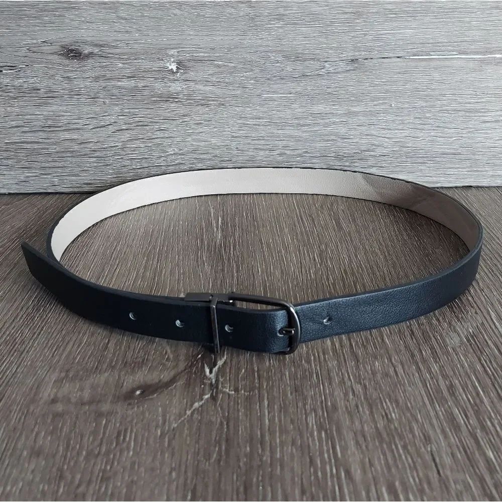 Liz Claiborne Black/Off White Reversible Belt Small